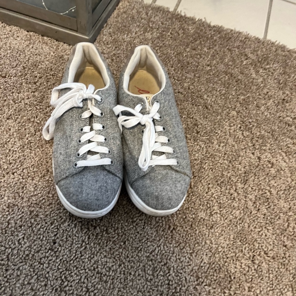 Gray Casual Sneakers with White Laces